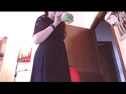 ❤️ Um escravo submisso que adora cuecas sujas e deliciosas é forçado a masturbar-se depois de ver este vídeo! ❤ Porno porno em nós ️❤