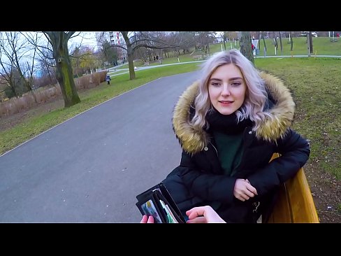 ❤️ Engole o esperma quente de um estranho por dinheiro - broche no parque por Eva Elfie ❤ Porno porno em nós ️❤